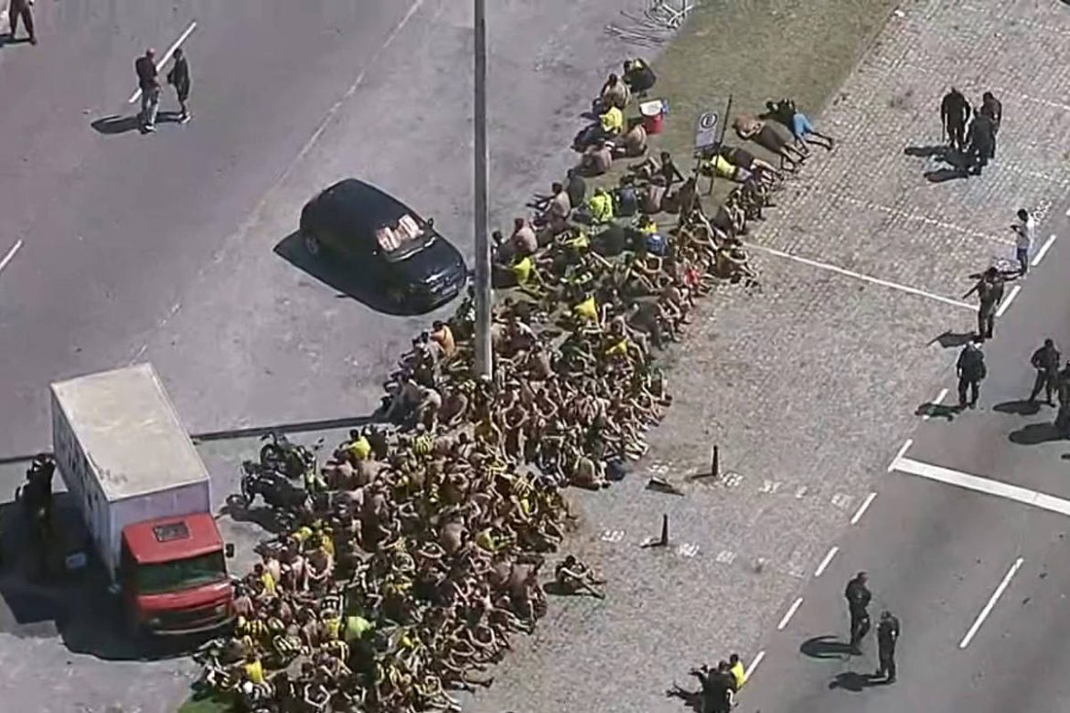 Torcedores do Peñarol, do Uruguai, confrontaram a polícia antes de jogo no Rio, contra o Botafogo, pela Libertadores